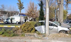 Nevşehir’de korkunç kaza! İkiye bölünen otomobilde 2 kişi hayatını kaybetti 1 kişi yaralandı