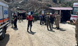 Sivas’ta Maden Ocağında Çöken Toprak Zamanla Yarışa Döndü: İşçi Göçük Altında