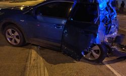 Balıkesir Susurluk-Bandırma karayolunda otomobil tıra çarptı: 1 kişi öldü, 1 kişi yaralandı