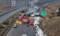 Gaziantep Batı Gişelerinde Büyük Kaza! 3 Tır Çarpıştı, Araçlar Yandı, Yol Kapandı