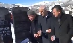 Özgür Özel’in Kamer Genç'in Mezarında Rakı İçerken Görüntüleri Sosyal Medyada Gündem Oldu