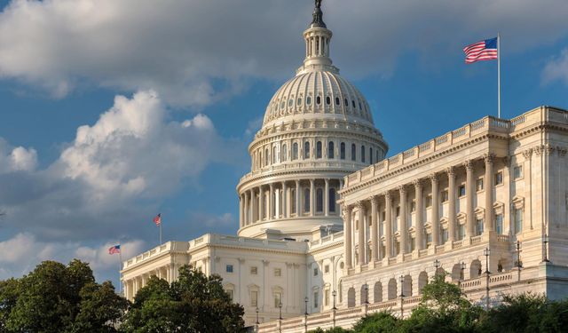 Şam’dan Washington’a Tarihi Ziyaret: Suriye Devlet Başkanı Ahmed eş-Şara, Beyaz Saray’da Trump ile Bir Araya Geldi