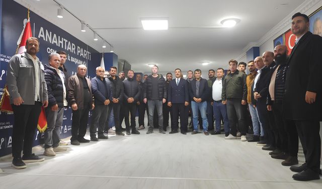 Osmaniye’de Anahtar Parti Büyüyor! Rozetler İl Başkanı Mehmet Aslan Tarafından Takıldı