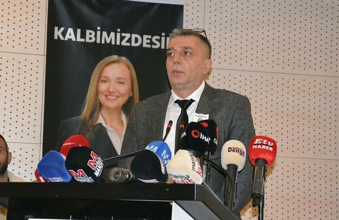 Şehzadeler Belediyesi’nde Başkan Değişimi: Meclis Oylamasıyla Hakan Şimşek Göreve Seçildi