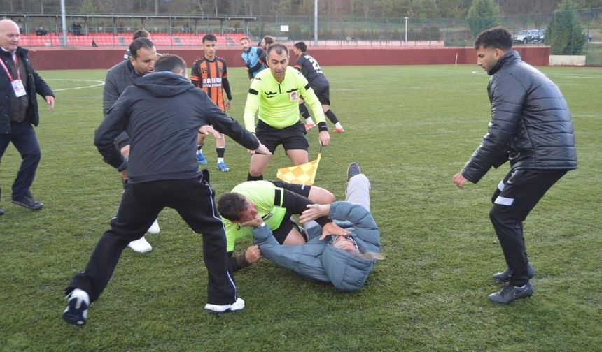 Eskişehir’de Birlikspor Maçında Hakem Mesut Eren’e Şok Saldırı: Sahada Kan Donduran Dakikalar