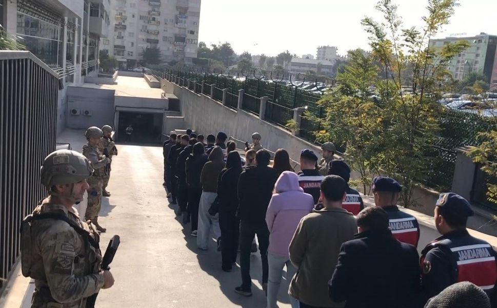 Mersin’de Dev Bahis Çetesi Çökertildi: Klasman Hakemlerinin de Aralarında Olduğu 32 Şüpheli Tutuklandı