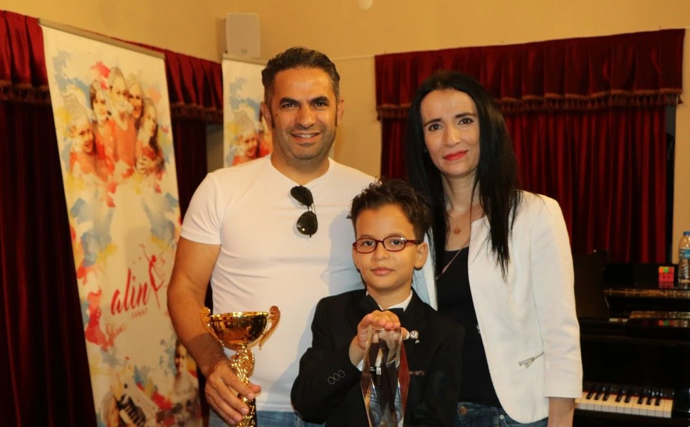 10 Yaşında Lise Diploması! Samsunlu Yusufhan Çakır Müzikte Dünya Birincisi Oldu