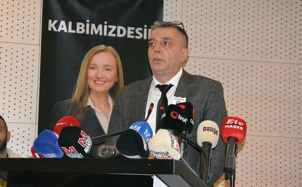 Şehzadeler Belediyesi’nde Başkan Değişimi: Meclis Oylamasıyla Hakan Şimşek Göreve Seçildi