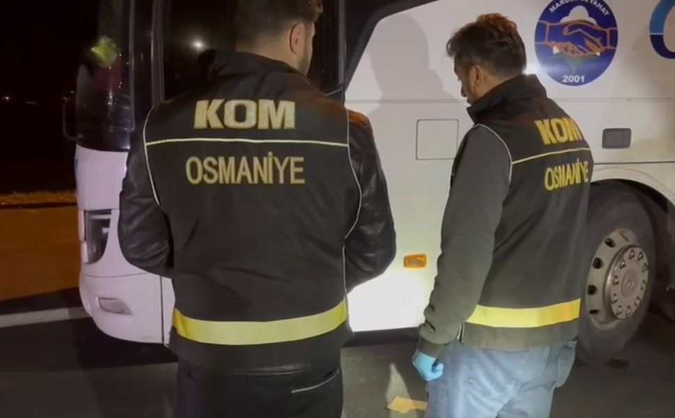 Osmaniye’de Yolcu Otobüsüne Kaçakçılık Operasyonu: 277 Gümrük Kaçağı Cep Telefonu Ele Geçirildi