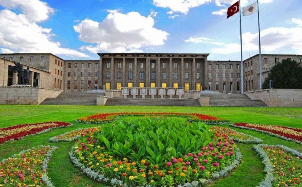 TBMM’de Stajyer Öğrenciye Yönelik Taciz İddiası Yargıya Taşındı, 3 Şüpheli Tutuklanarak Cezaevine Gönderildi